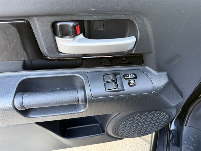 2007 Toyota FJ Cruiser 4dr SUV - Photo 13 - South Gate, CA 90280