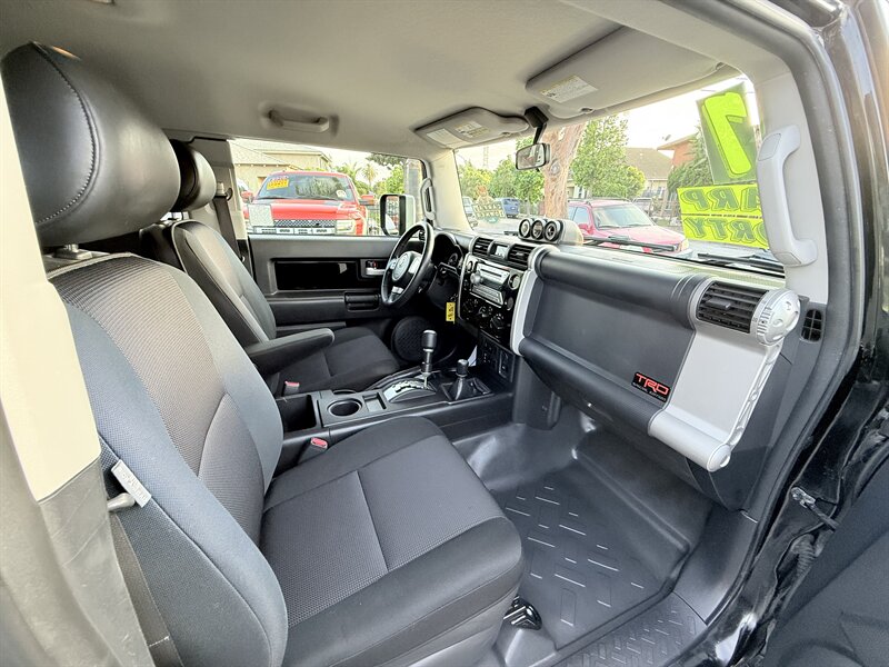 2007 Toyota FJ Cruiser 4dr SUV - Photo 24 - South Gate, CA 90280