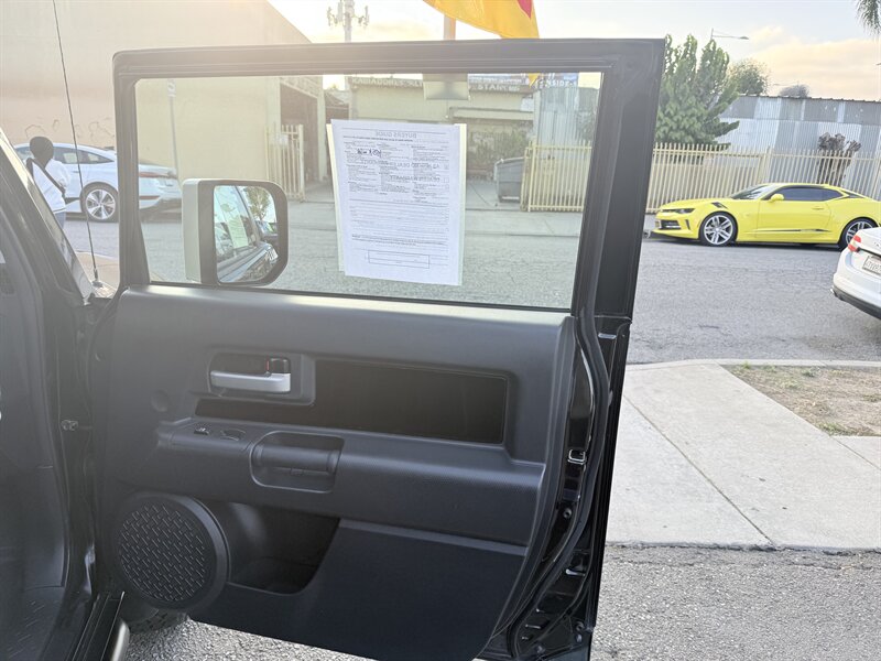 2007 Toyota FJ Cruiser 4dr SUV - Photo 25 - South Gate, CA 90280