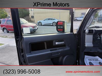 2007 Toyota FJ Cruiser 4dr SUV   - Photo 12 - South Gate, CA 90280