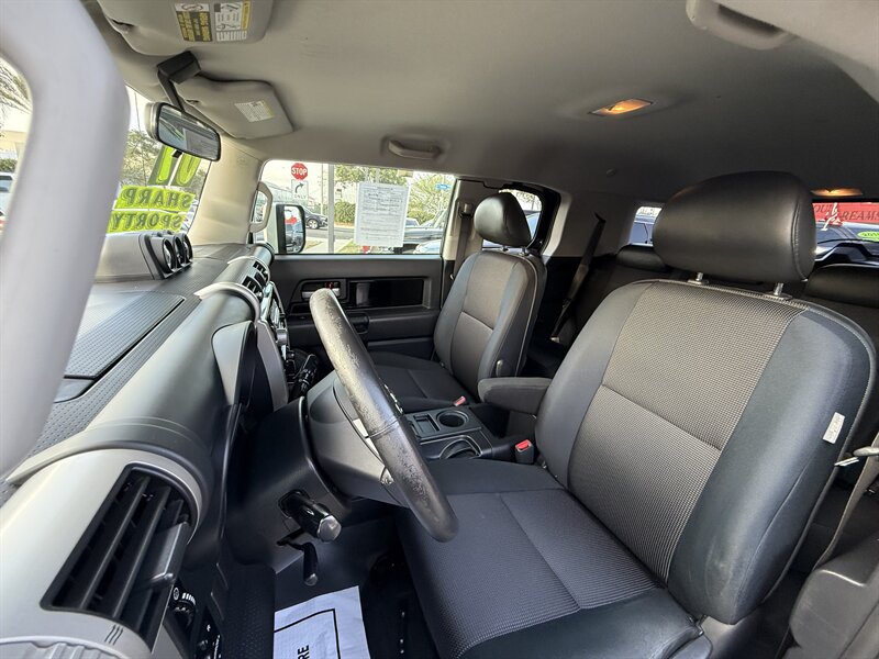 2007 Toyota FJ Cruiser 4dr SUV - Photo 16 - South Gate, CA 90280