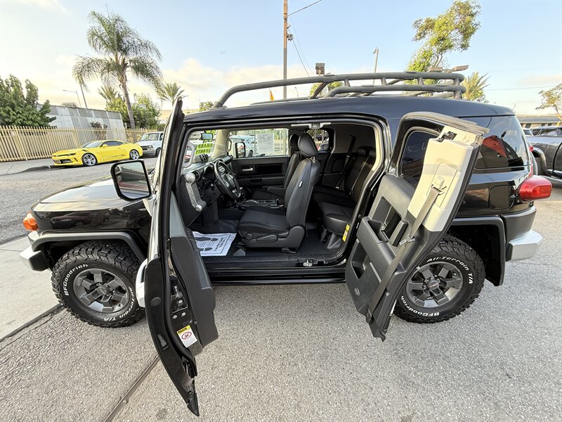 2007 Toyota FJ Cruiser 4dr SUV - Photo 21 - South Gate, CA 90280
