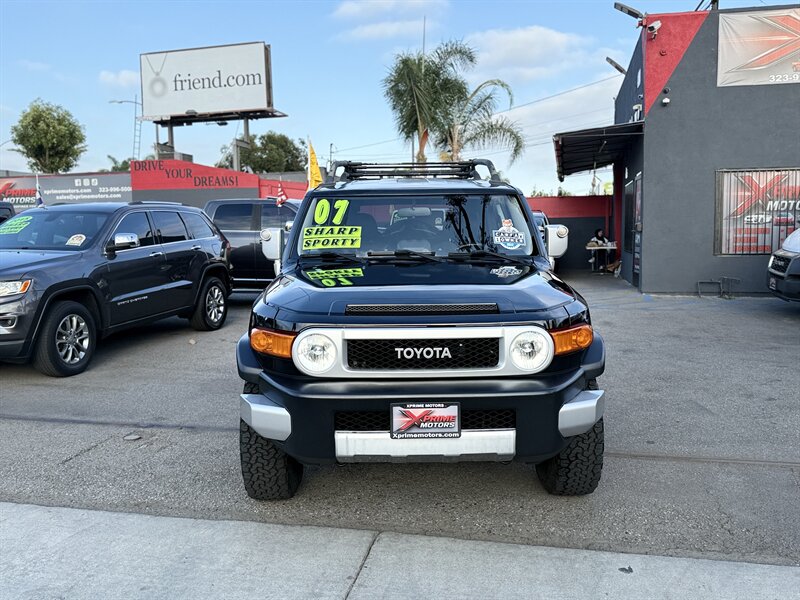 2007 Toyota FJ Cruiser 4dr SUV - Photo 2 - South Gate, CA 90280