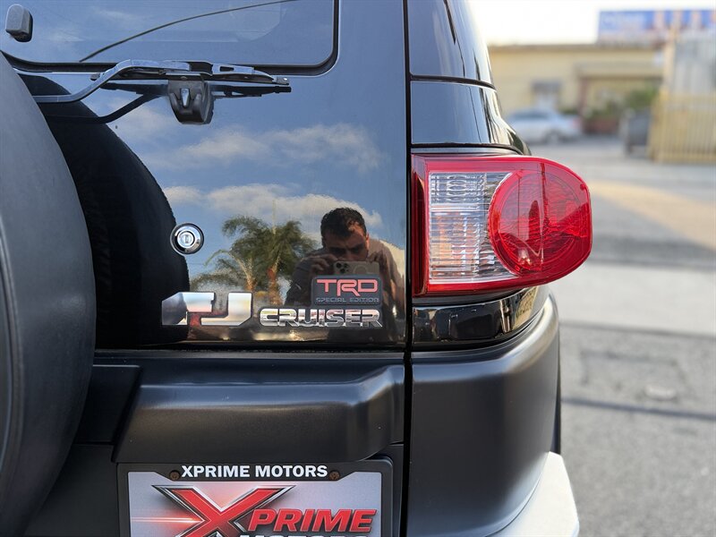 2007 Toyota FJ Cruiser 4dr SUV - Photo 11 - South Gate, CA 90280