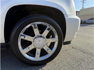 2008 Cadillac Escalade Base AWD 4dr SUV   - Photo 11 - South Gate, CA 90280