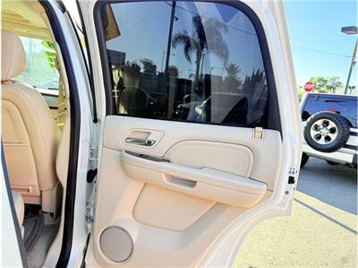 2008 Cadillac Escalade Base AWD 4dr SUV   - Photo 37 - South Gate, CA 90280