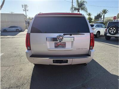 2008 Cadillac Escalade Base AWD 4dr SUV   - Photo 8 - South Gate, CA 90280