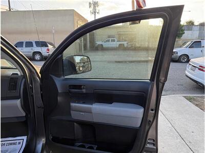 2013 Toyota Tundra Grade 4x2 4dr CrewMax Cab Pickup SB (5.7L V8)   - Photo 34 - South Gate, CA 90280