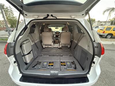 2012 Toyota Sienna XLE 7-Passenger Auto Acce   - Photo 18 - South Gate, CA 90280