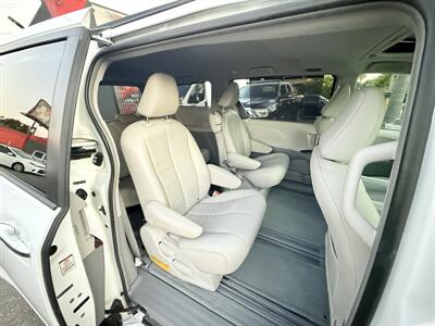 2012 Toyota Sienna XLE 7-Passenger Auto Acce   - Photo 39 - South Gate, CA 90280