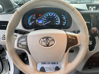 2012 Toyota Sienna XLE 7-Passenger Auto Acce   - Photo 26 - South Gate, CA 90280