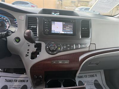 2012 Toyota Sienna XLE 7-Passenger Auto Acce   - Photo 33 - South Gate, CA 90280