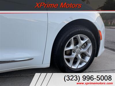 2018 Chrysler Pacifica Touring L   - Photo 9 - South Gate, CA 90280