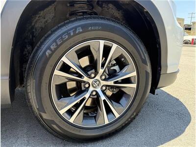 2016 Toyota Highlander XLE 4dr SUV   - Photo 11 - South Gate, CA 90280