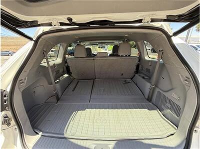 2016 Toyota Highlander XLE 4dr SUV   - Photo 14 - South Gate, CA 90280