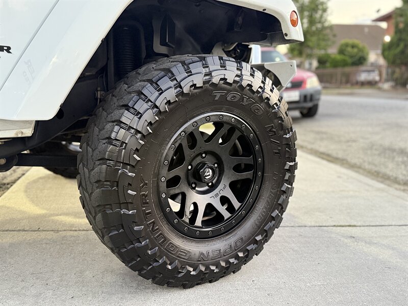 2016 Jeep Wrangler Unlimited Sahara - Photo 10 - South Gate, CA 90280