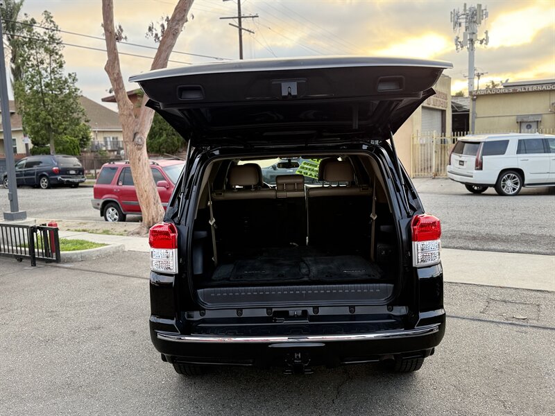 2013 Toyota 4Runner SR5   - Photo 12 - South Gate, CA 90280