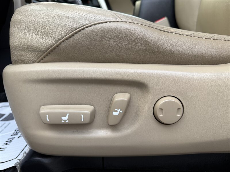 2013 Toyota 4Runner SR5   - Photo 19 - South Gate, CA 90280