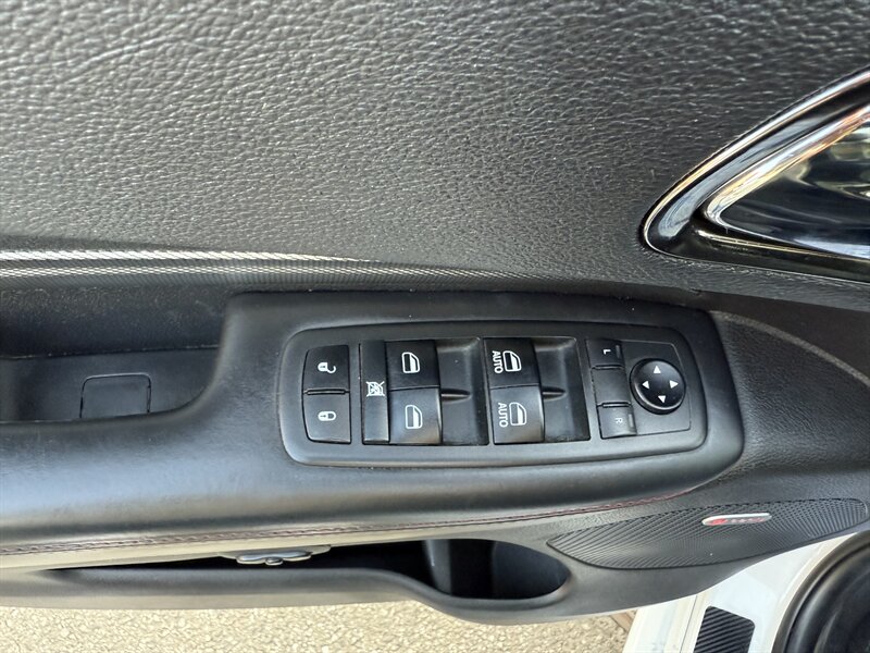 2018 Dodge Durango R/T   - Photo 18 - South Gate, CA 90280