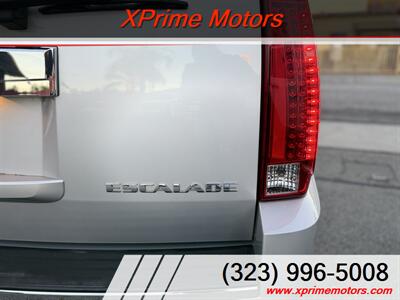 2011 Cadillac Escalade Luxury   - Photo 9 - South Gate, CA 90280