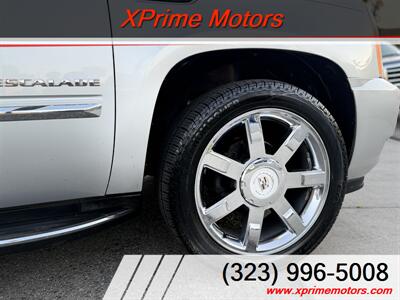 2011 Cadillac Escalade Luxury   - Photo 8 - South Gate, CA 90280