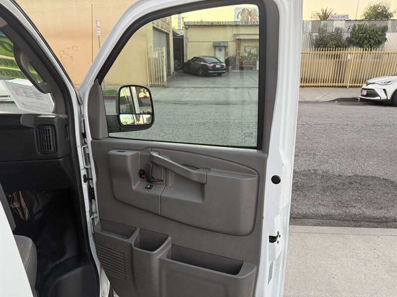 2017 Chevrolet Express 2500 - Photo 23 - South Gate, CA 90280