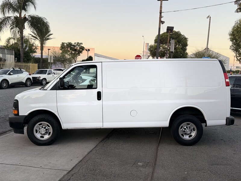 2017 Chevrolet Express 2500 - Photo 4 - South Gate, CA 90280