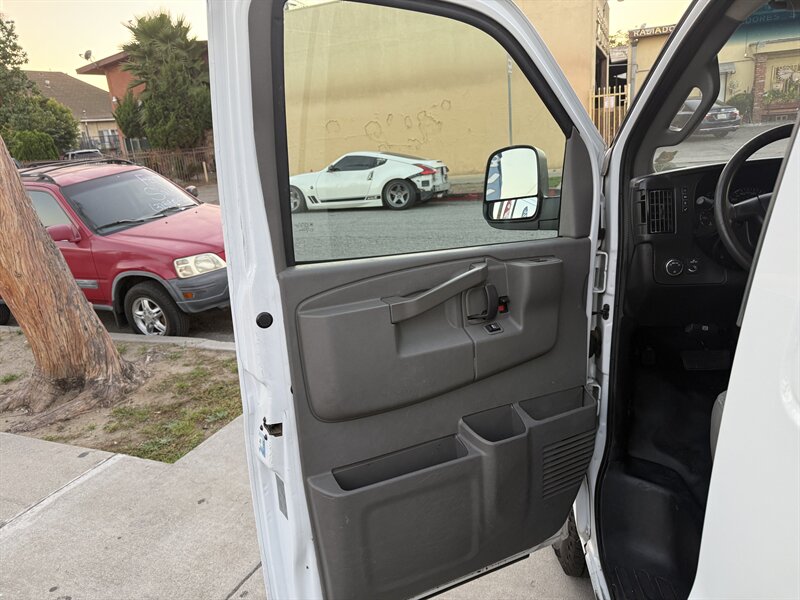 2017 Chevrolet Express 2500 - Photo 14 - South Gate, CA 90280