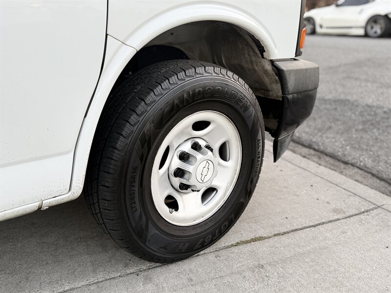 2017 Chevrolet Express 2500 - Photo 9 - South Gate, CA 90280