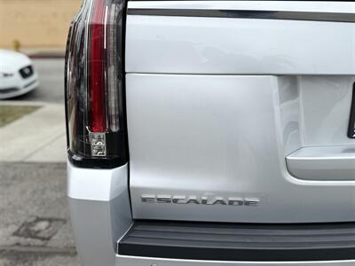 2018 Cadillac Escalade Luxury   - Photo 11 - South Gate, CA 90280