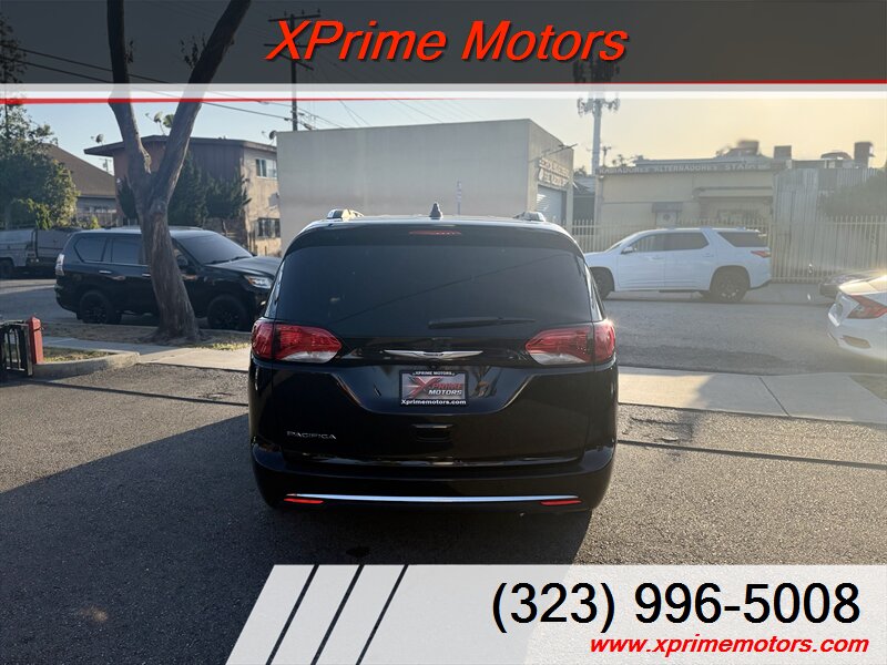 2019 Chrysler Pacifica Touring L - Photo 6 - South Gate, CA 90280
