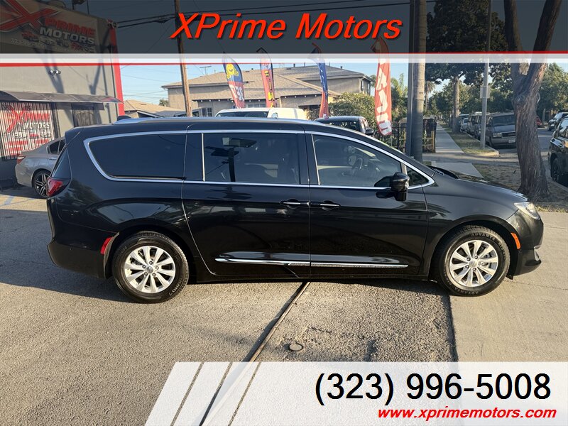 2019 Chrysler Pacifica Touring L - Photo 8 - South Gate, CA 90280