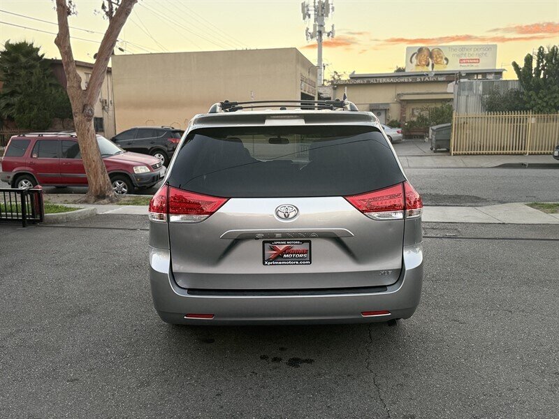 2013 Toyota Sienna XLE 8-Passenger - Photo 7 - South Gate, CA 90280