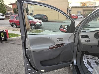 2013 Toyota Sienna XLE 8-Passenger - Photo 12 - South Gate, CA 90280