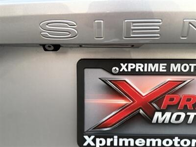 2013 Toyota Sienna XLE 8-Passenger - Photo 11 - South Gate, CA 90280