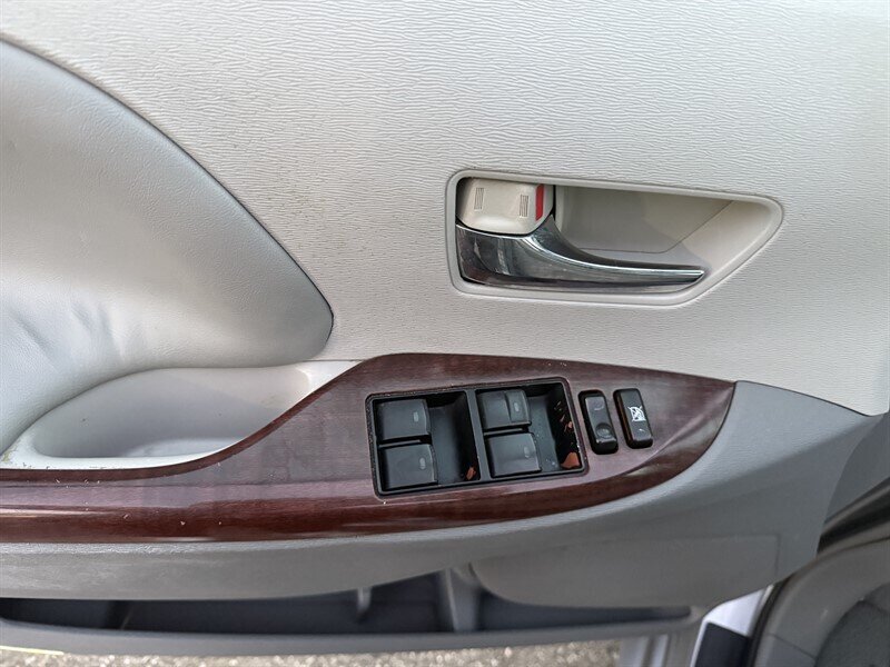 2013 Toyota Sienna XLE 8-Passenger - Photo 13 - South Gate, CA 90280