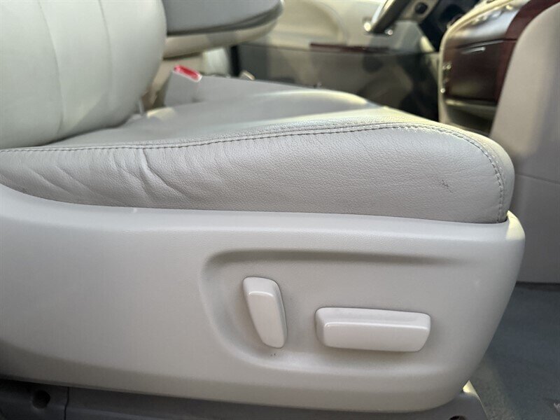 2013 Toyota Sienna XLE 8-Passenger - Photo 31 - South Gate, CA 90280