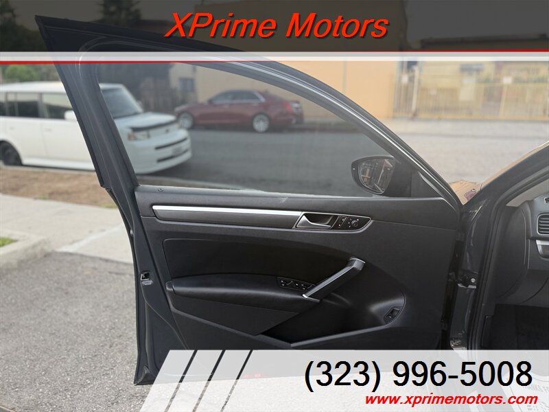 2018 Volkswagen Passat 2.0T R-Line - Photo 11 - South Gate, CA 90280