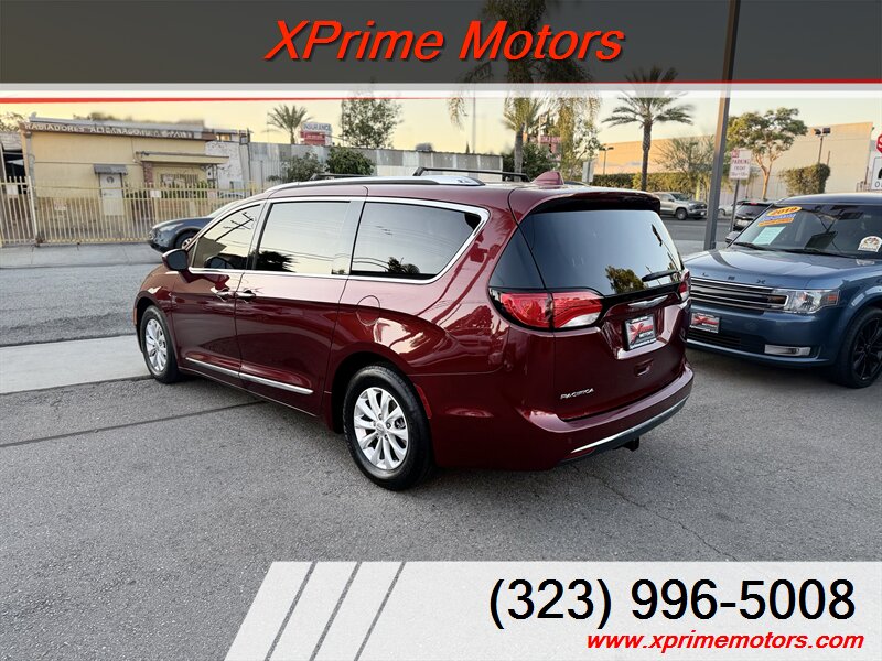 2018 Chrysler Pacifica Touring L - Photo 5 - South Gate, CA 90280
