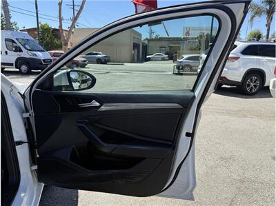 2019 Volkswagen Jetta SEL 4dr Sedan   - Photo 33 - South Gate, CA 90280