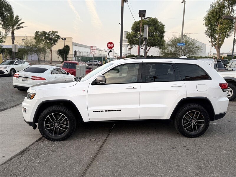 2018 Jeep Grand Cherokee Trailhawk   - Photo 5 - South Gate, CA 90280