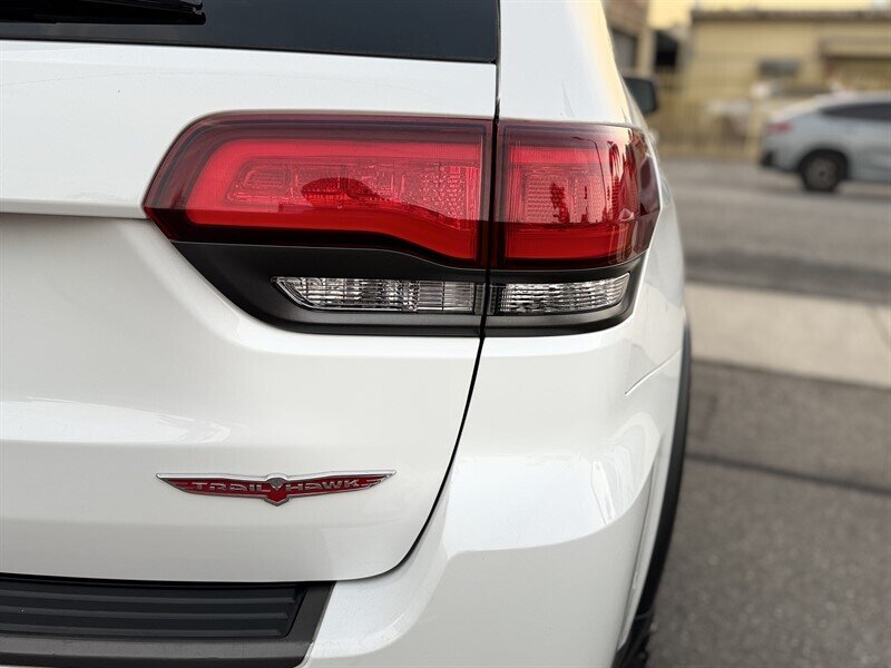2018 Jeep Grand Cherokee Trailhawk   - Photo 12 - South Gate, CA 90280