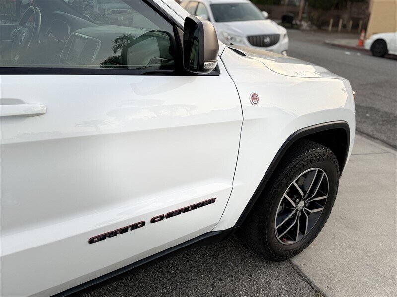 2018 Jeep Grand Cherokee Trailhawk   - Photo 11 - South Gate, CA 90280