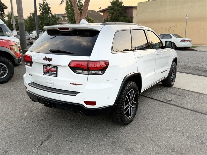 2018 Jeep Grand Cherokee Trailhawk   - Photo 8 - South Gate, CA 90280