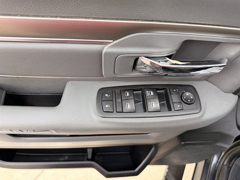 2016 RAM 1500 SLT - Photo 15 - South Gate, CA 90280