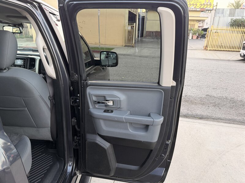 2016 RAM 1500 SLT - Photo 29 - South Gate, CA 90280