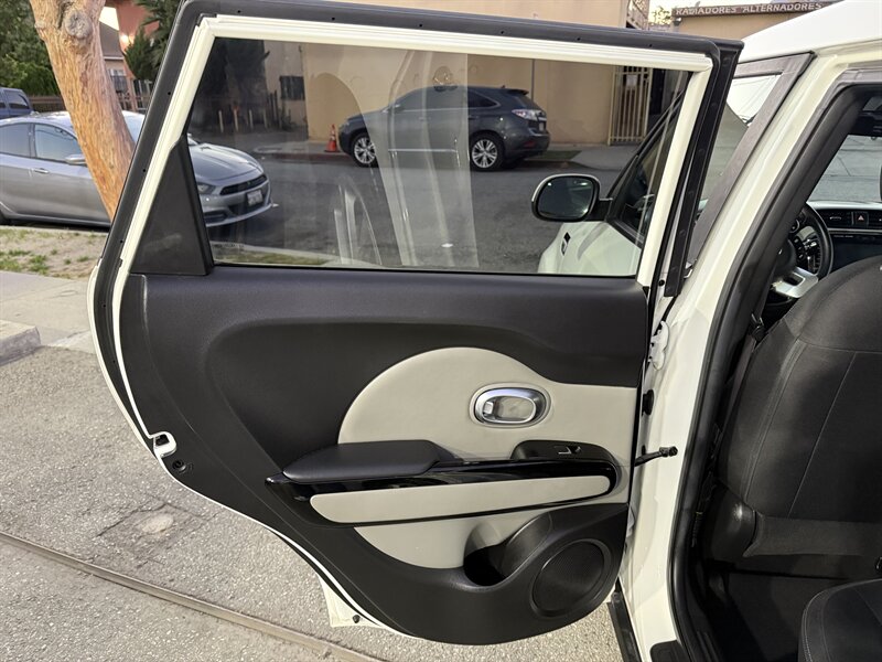 2017 Kia Soul +   - Photo 21 - South Gate, CA 90280