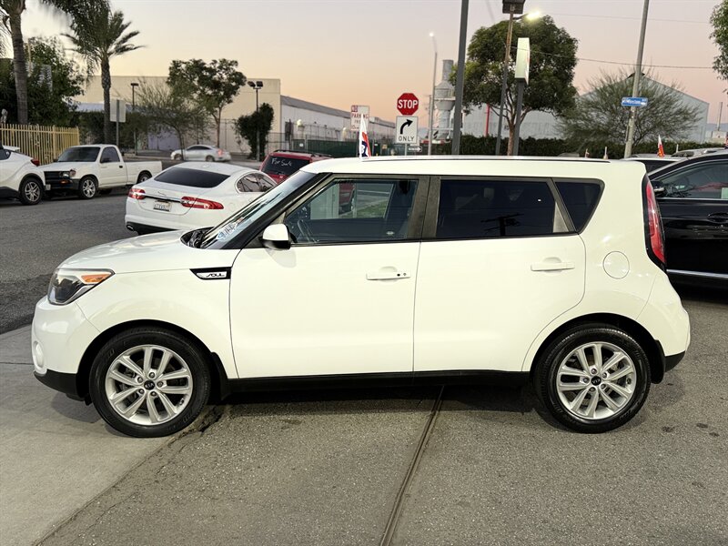 2017 Kia Soul +   - Photo 4 - South Gate, CA 90280