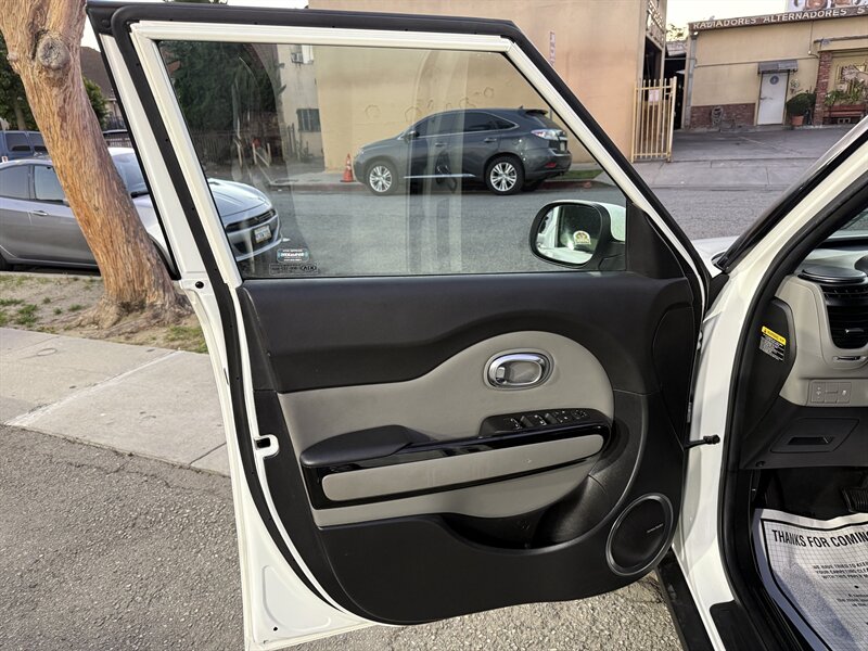 2017 Kia Soul +   - Photo 11 - South Gate, CA 90280