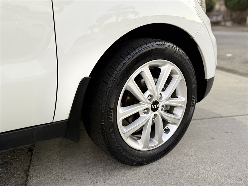 2017 Kia Soul +   - Photo 9 - South Gate, CA 90280